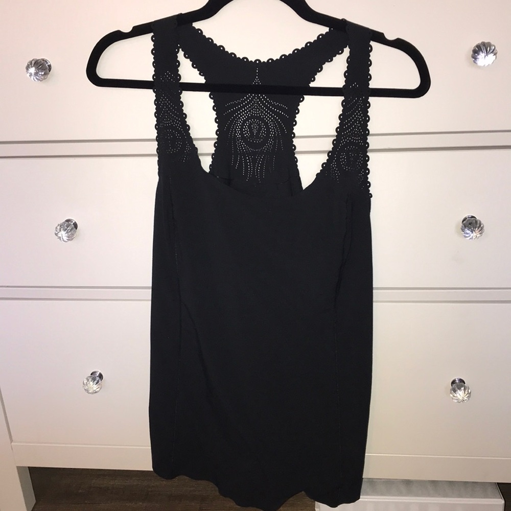 Black lululemon tank top